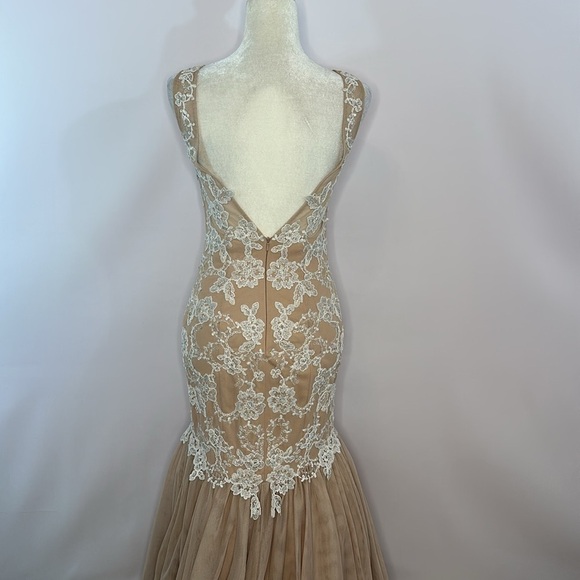 Xscape Lace and Tulle Mermaid Evening Gown - Picture 5 of 11